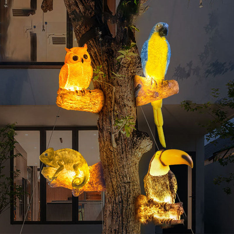 Decorative Solar Animal Garden Light – Owl / Chameleon / Toucan / Raccoon – (1 LED)