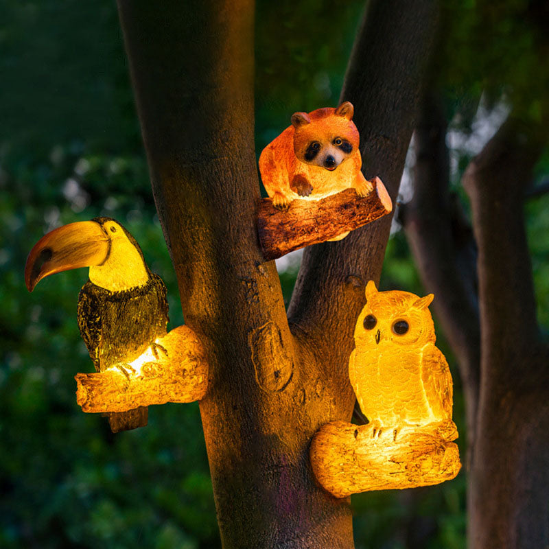 Decorative Solar Animal Garden Light – Owl / Chameleon / Toucan / Raccoon – (1 LED)