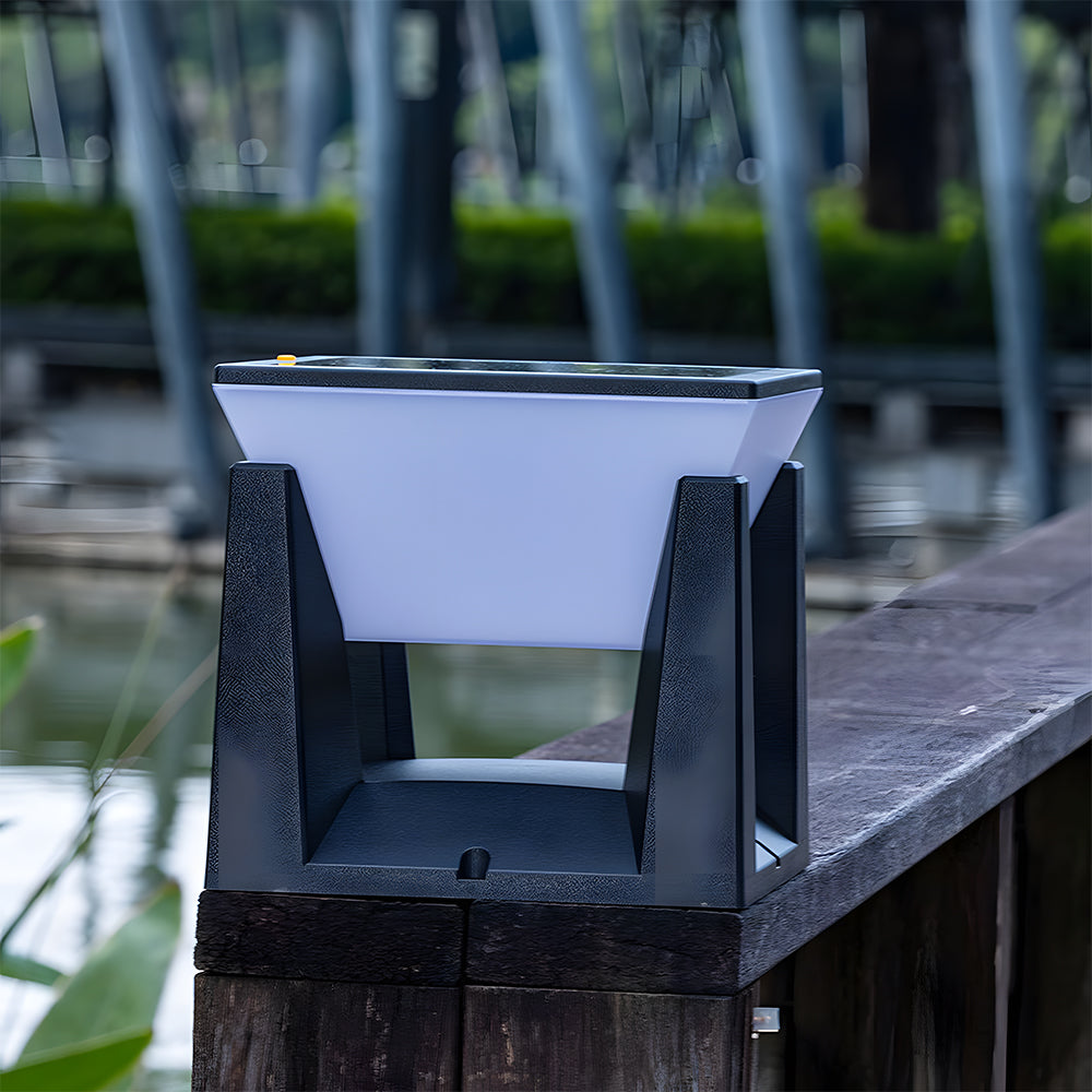 Solvra Solar Outdoor Lamp for Wall and Floor Use