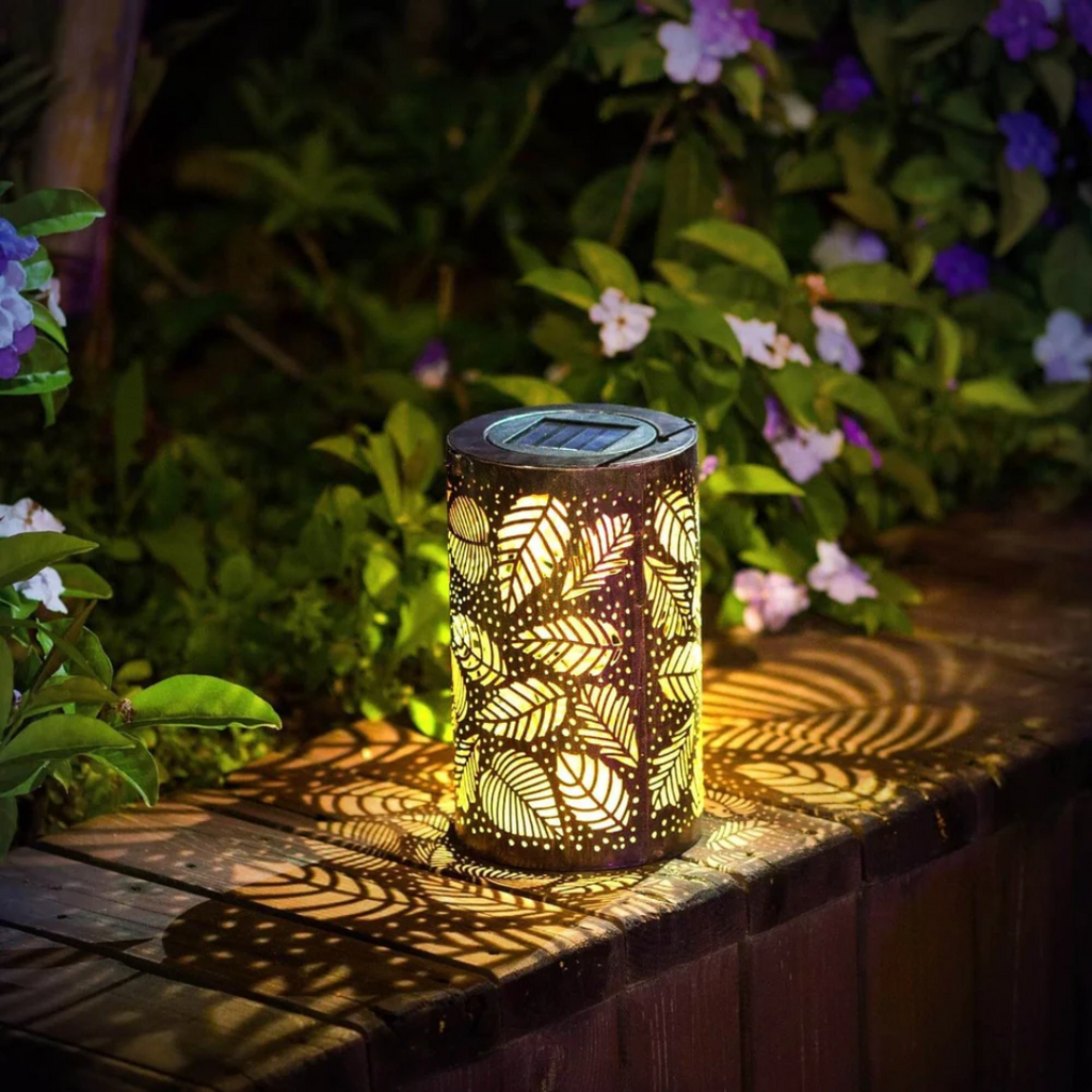 Senti - Solar Outdoor Lamp with Leaf Motif