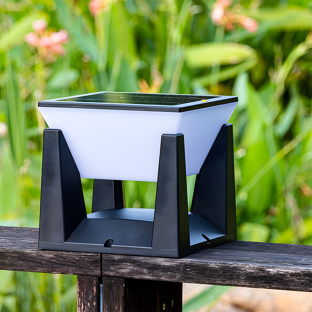 Solvra Solar Outdoor Lamp for Wall and Floor Use