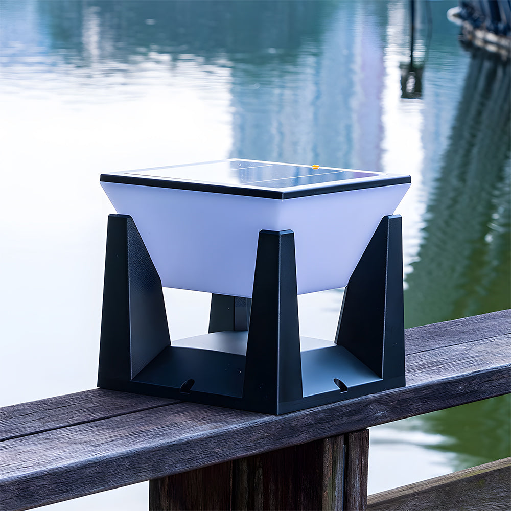 Solvra Solar Outdoor Lamp for Wall and Floor Use