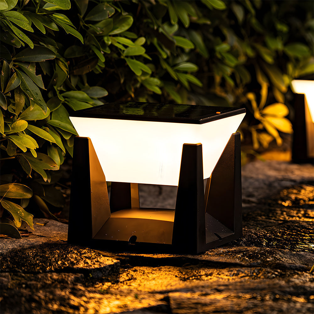 Solvra Solar Outdoor Lamp for Wall and Floor Use