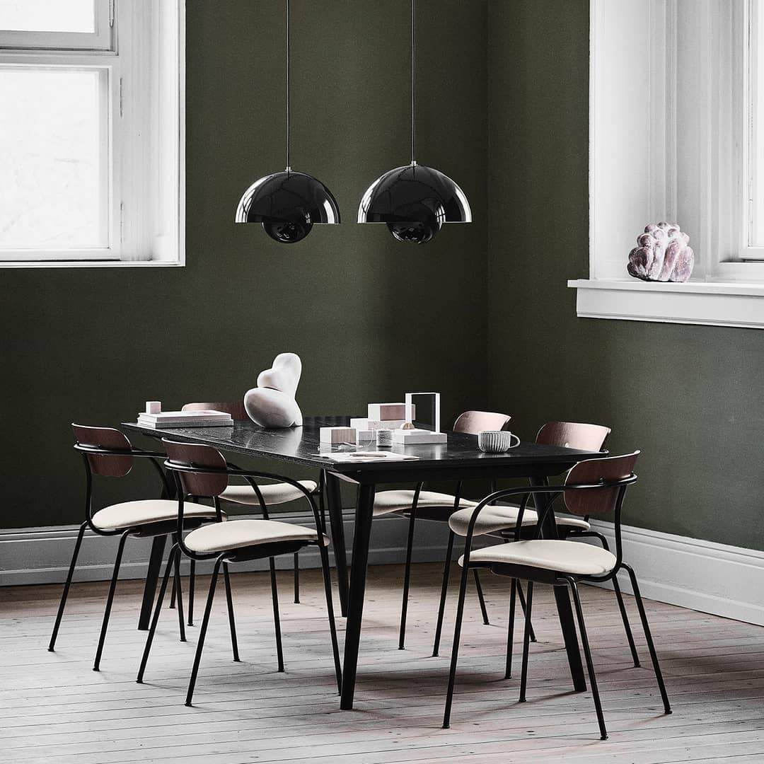 Ceiling Pendant Light in Iron with Adjustable Cord - Warm White Glow