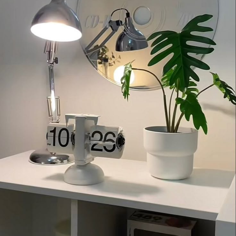 Fliporia Retro | Mechanical Flip Clock in Vintage Design