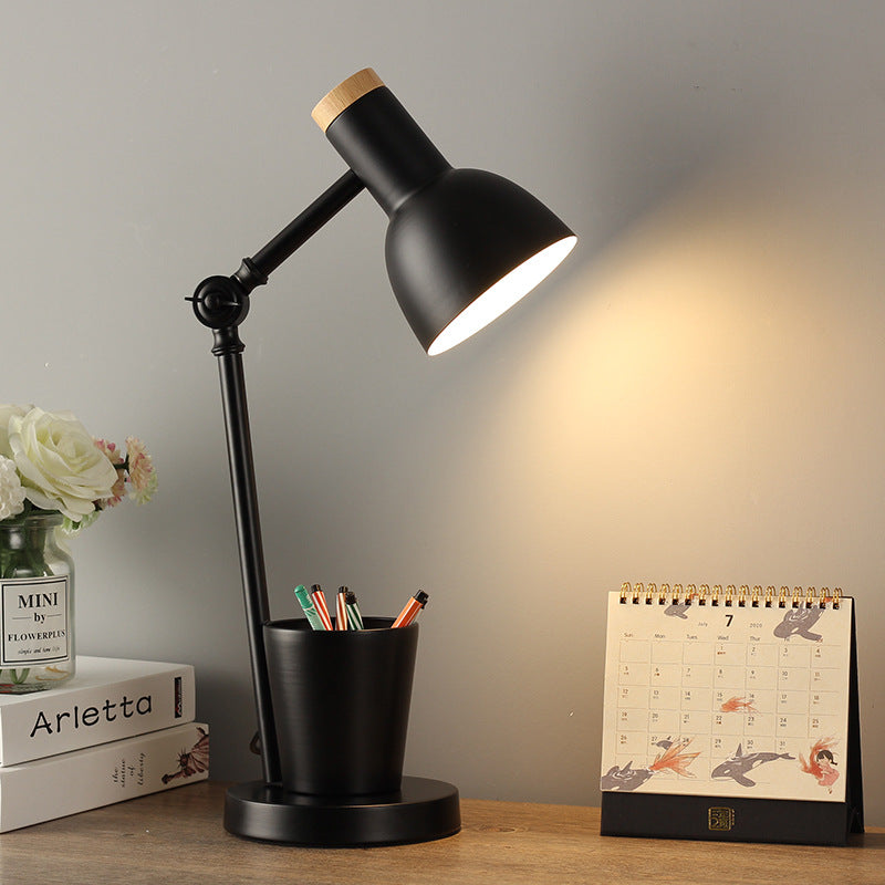 Nordic Table Lamp Made of Iron and Solid Wood – Available in Multiple Colors