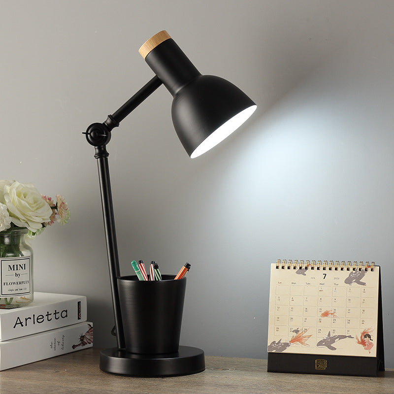 Nordic Table Lamp Made of Iron and Solid Wood – Available in Multiple Colors