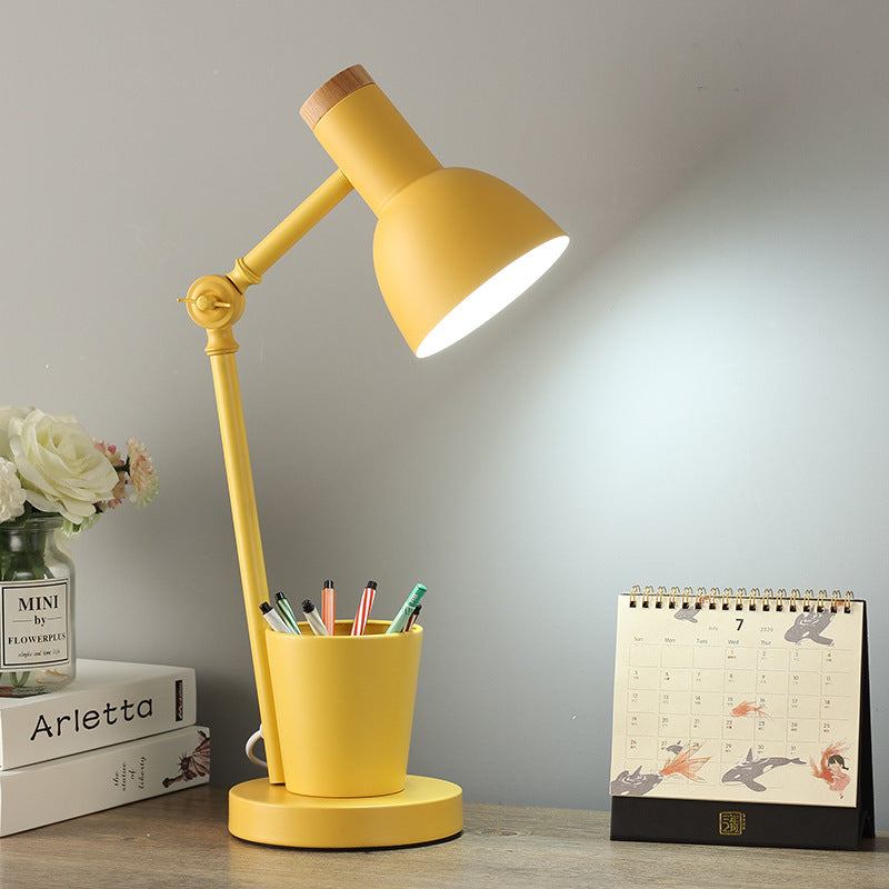 Nordic Table Lamp Made of Iron and Solid Wood – Available in Multiple Colors
