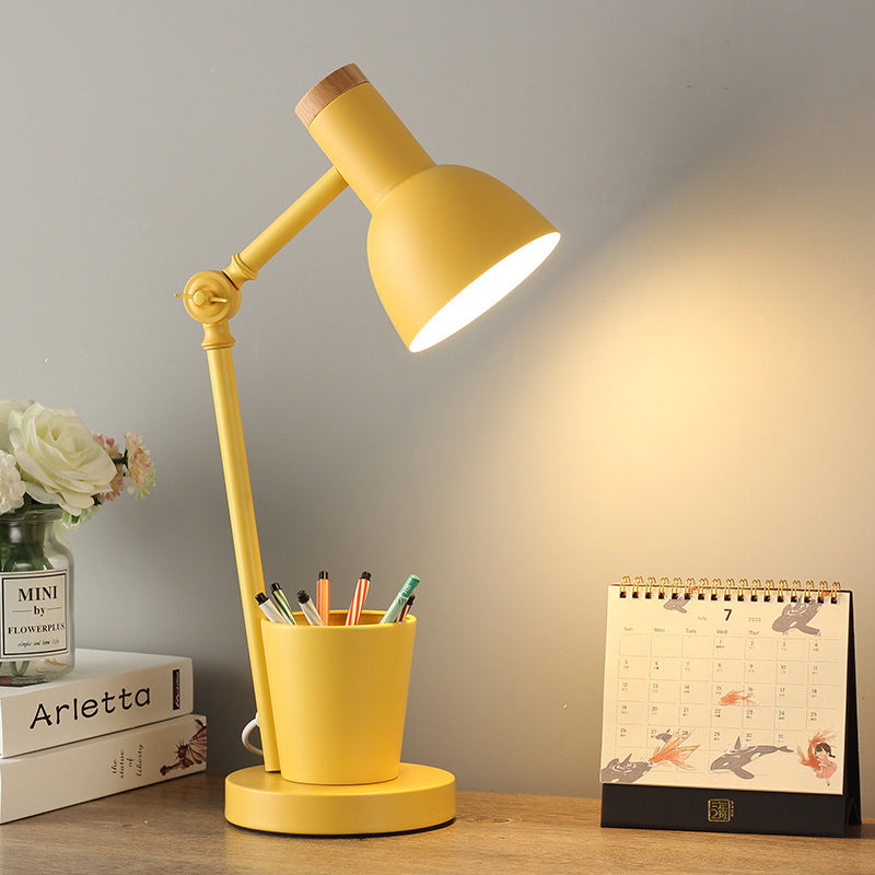 Nordic Table Lamp Made of Iron and Solid Wood – Available in Multiple Colors