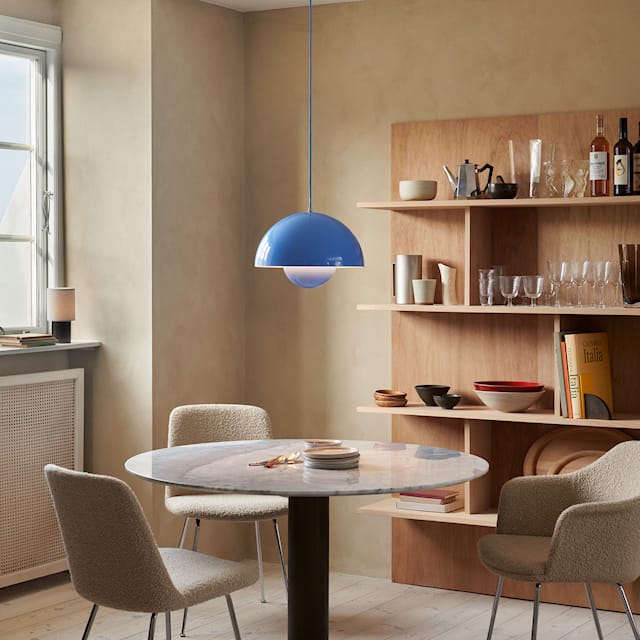 Ceiling Pendant Light in Iron with Adjustable Cord - Warm White Glow