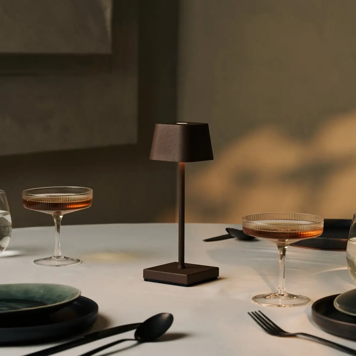 Sarphati Mini Mocha Brown Cordless Lamp | Wireless Charging via Charging Station, Dimmable & 3 Light Modes