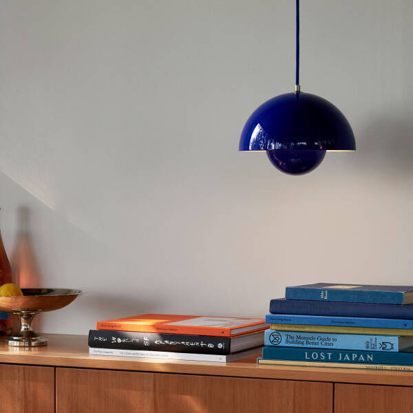 Ceiling Pendant Light in Iron with Adjustable Cord - Warm White Glow