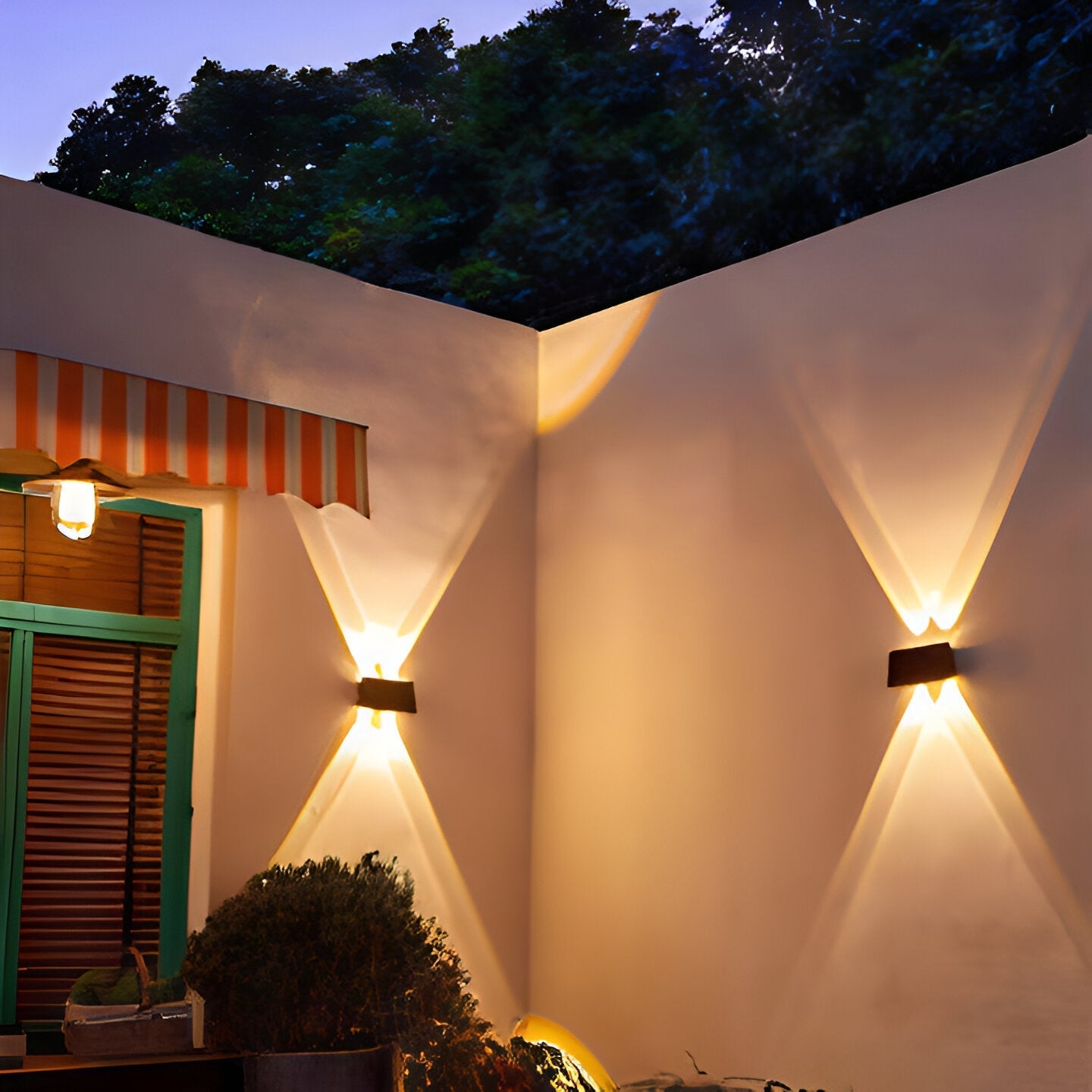 Auristia - Waterproof LED Solar Wall Lamp for Outdoor Use with Up & Down Lighting