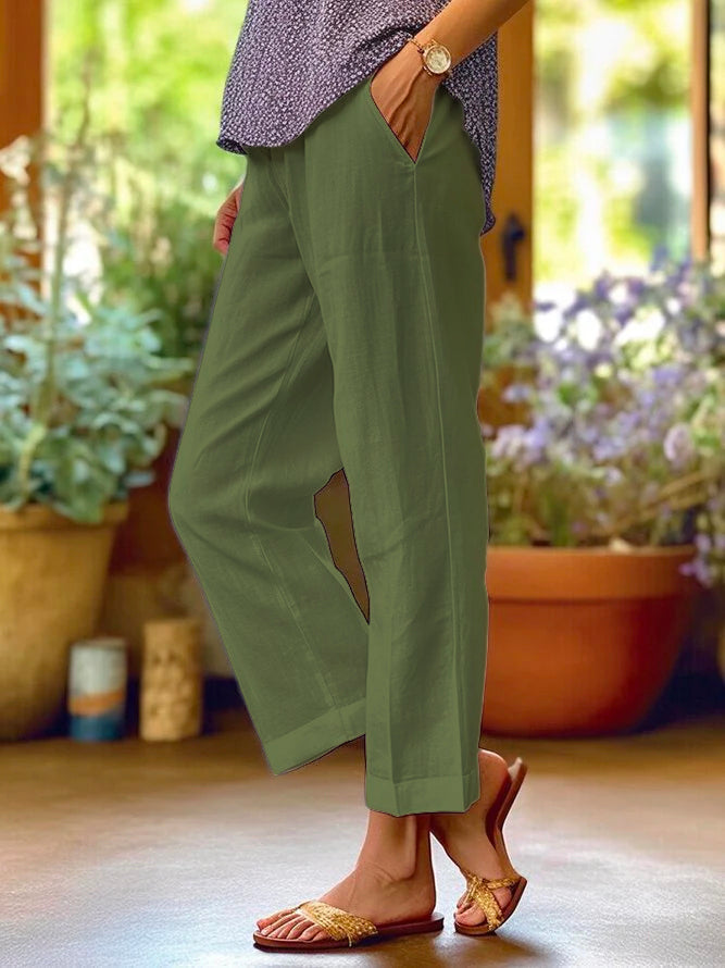 Women's Cargo Pants Tapered Leg with Pockets and Stretch Waist