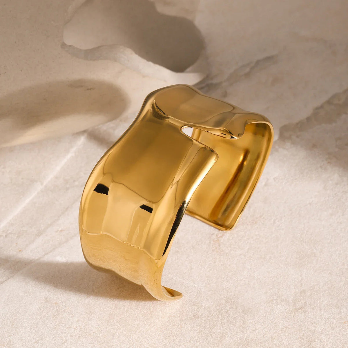 Women's Minimalist Cuff Bracelet - Gold-Plated Stainless Steel