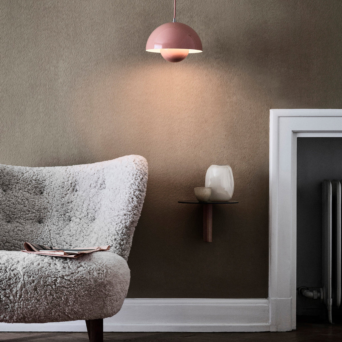 Ceiling Pendant Light in Iron with Adjustable Cord - Warm White Glow
