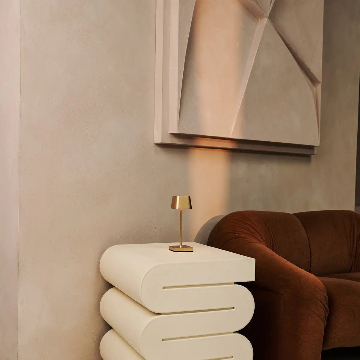 Sarphati Mini Gold Cordless Lamp | Wireless Charging via Charging Station, Dimmable & 3 Light Modes
