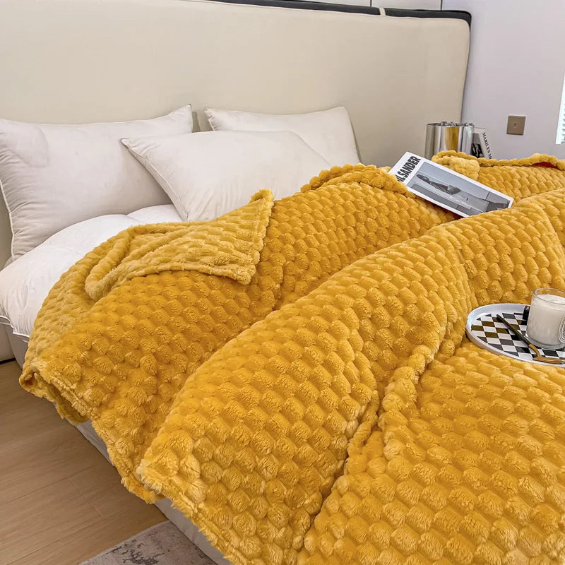 Caelidra – Checkered Soft Velvet Blanket Warm Cozy Throw for Sofa and Bed