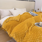 Caelidra – Checkered Soft Velvet Blanket Warm Cozy Throw for Sofa and Bed