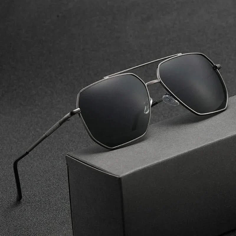 Aviator Sunglasses with Metal Frame and UV400 Lenses