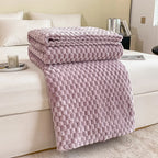 Caelidra – Checkered Soft Velvet Blanket Warm Cozy Throw for Sofa and Bed