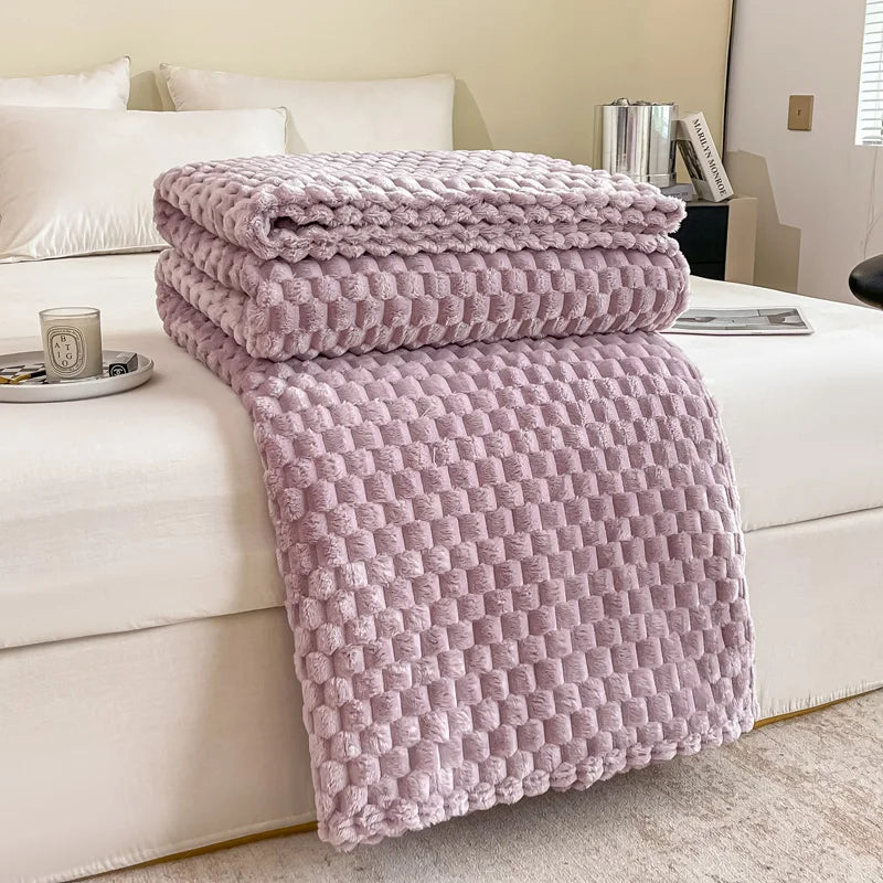 Caelidra – Checkered Soft Velvet Blanket Warm Cozy Throw for Sofa and Bed