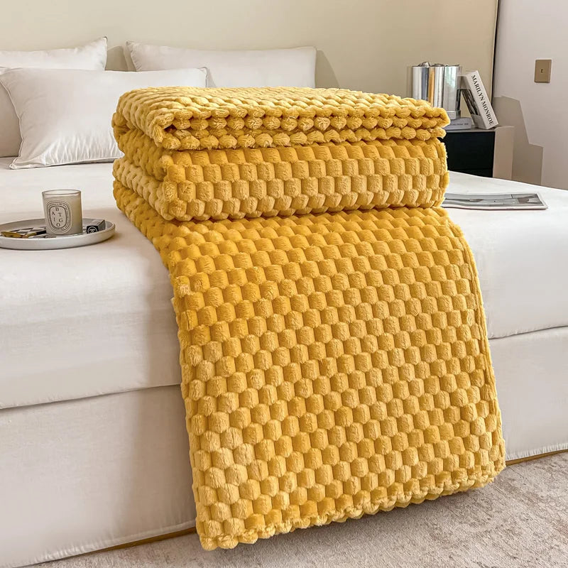 Caelidra – Checkered Soft Velvet Blanket Warm Cozy Throw for Sofa and Bed