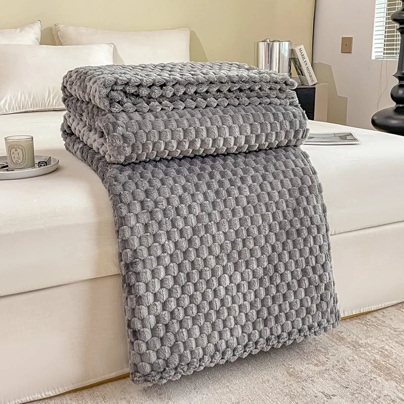 Caelidra – Checkered Soft Velvet Blanket Warm Cozy Throw for Sofa and Bed