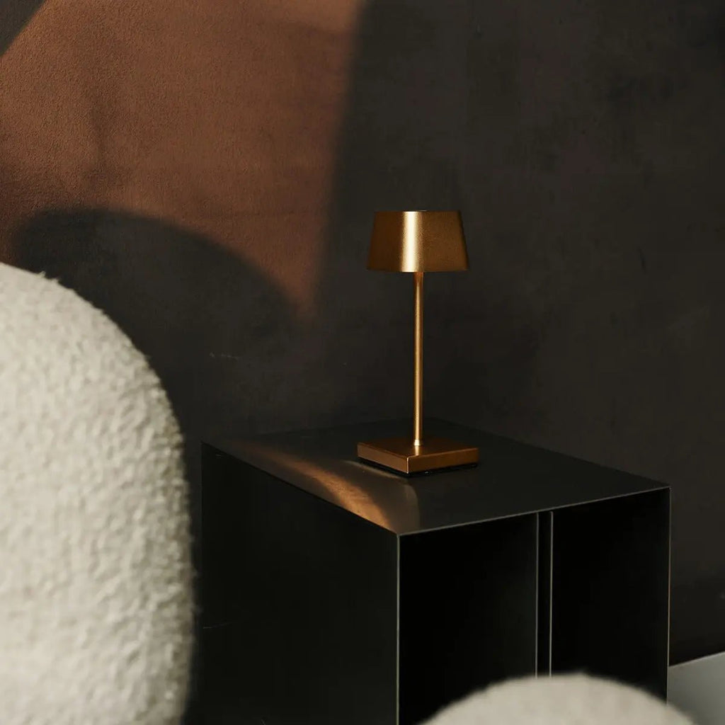 Sarphati Mini Gold Cordless Lamp | Wireless Charging via Charging Station, Dimmable & 3 Light Modes