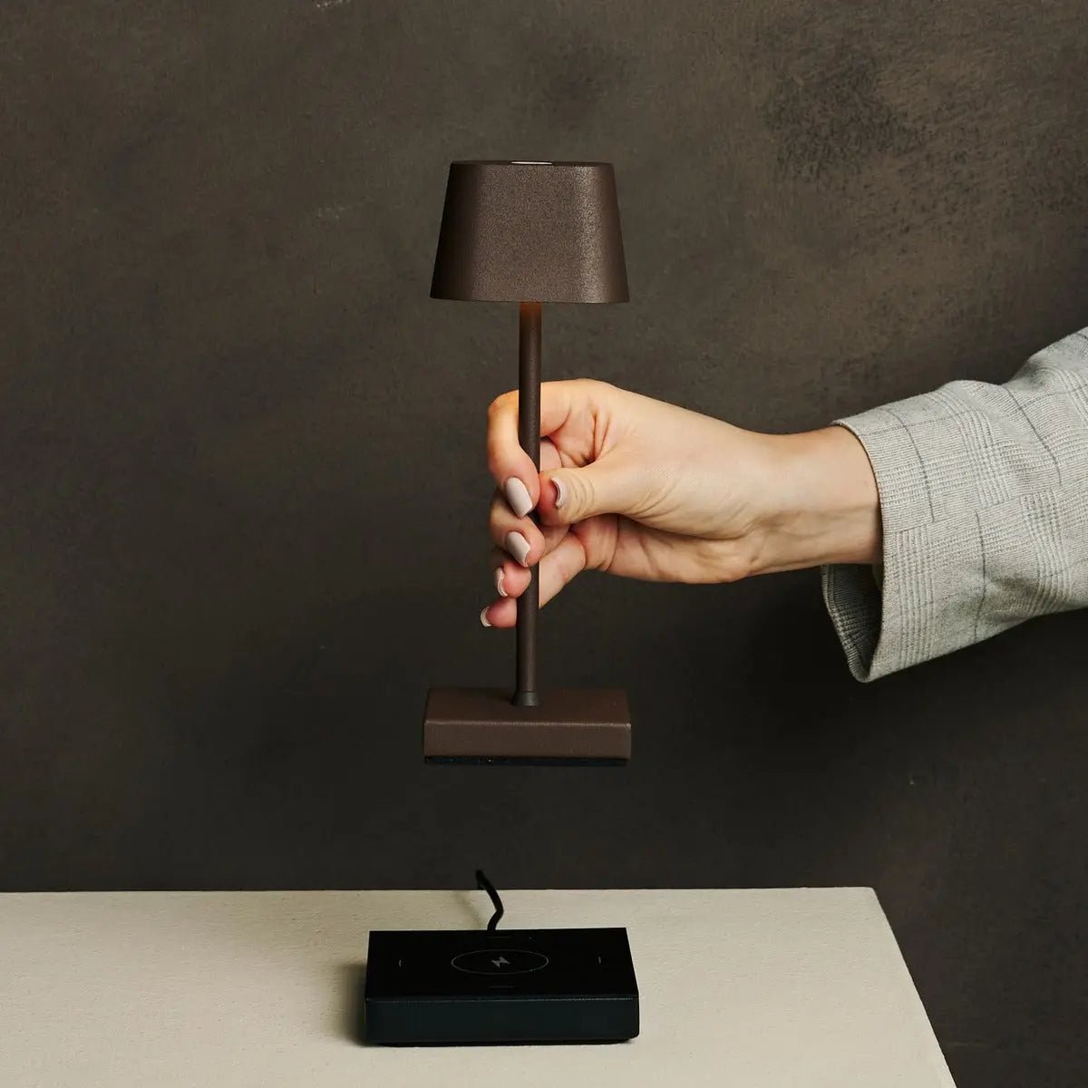 Sarphati Mini Mocha Brown Cordless Lamp | Wireless Charging via Charging Station, Dimmable & 3 Light Modes
