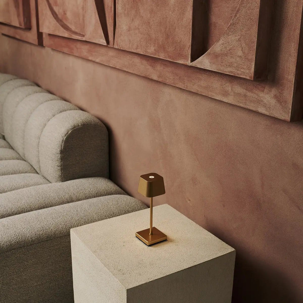 Sarphati Mini Gold Cordless Lamp | Wireless Charging via Charging Station, Dimmable & 3 Light Modes