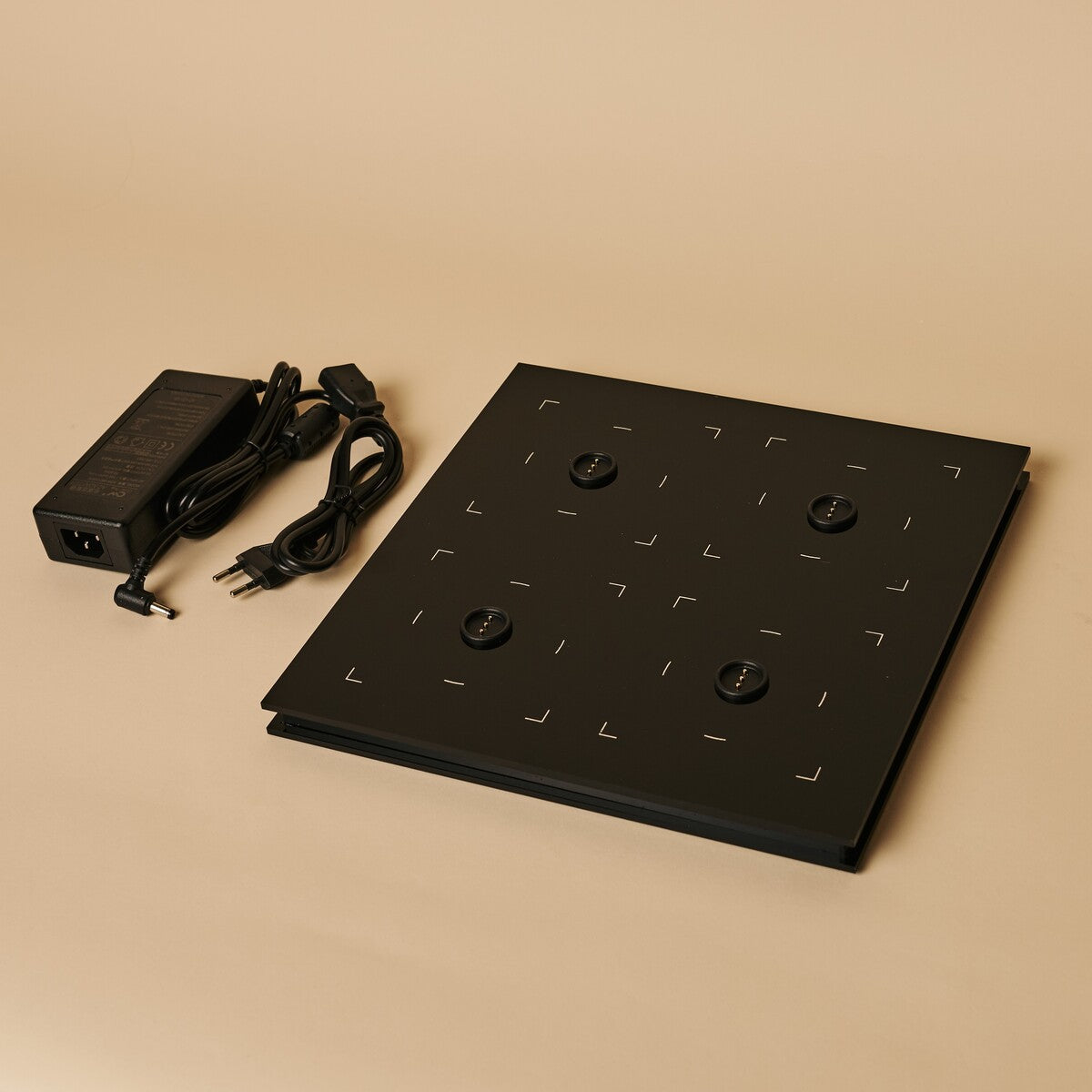 Amstel Station Professional Magnetic Wireless Charging Station | Easy & Functional