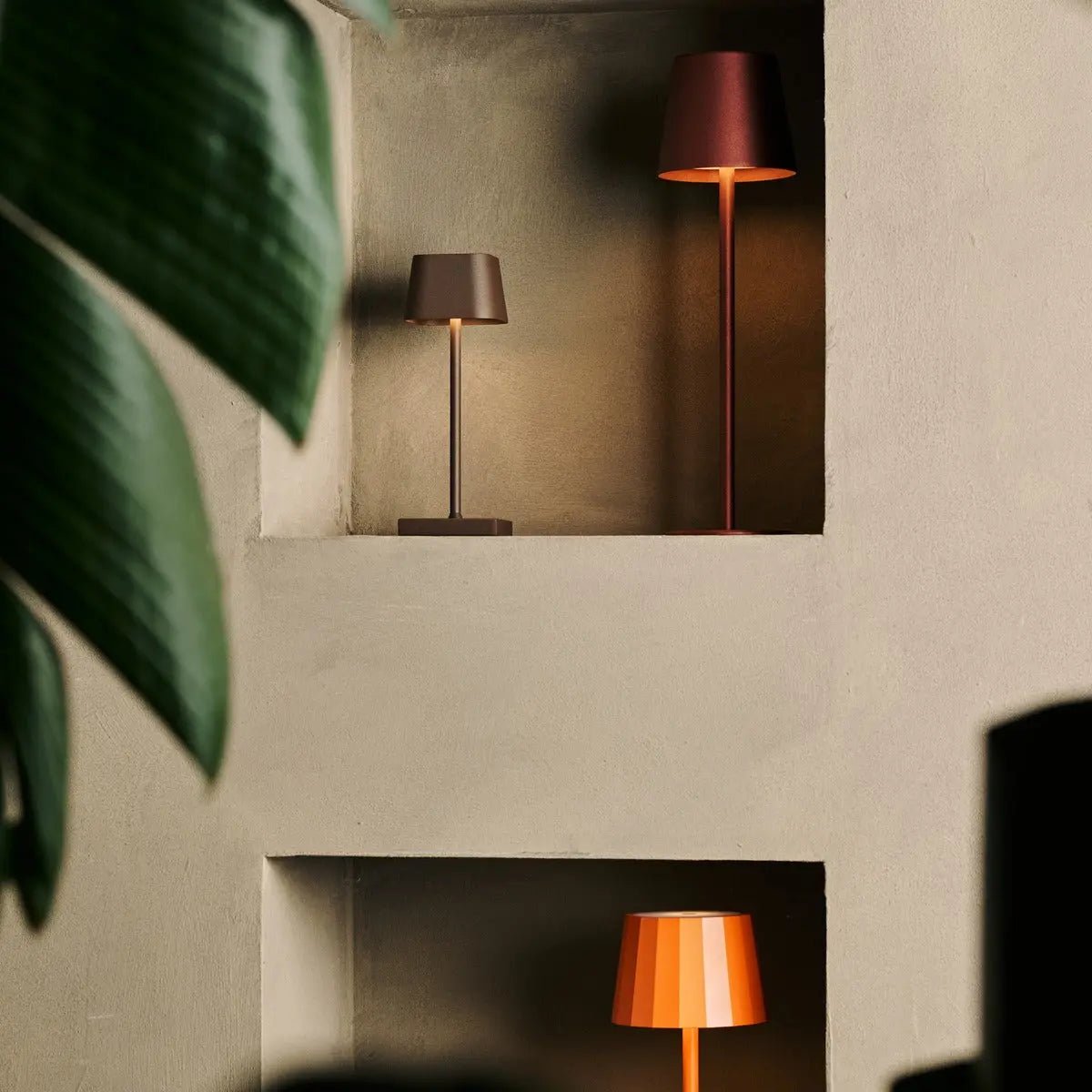 Sarphati Mini Mocha Brown Cordless Lamp | Wireless Charging via Charging Station, Dimmable & 3 Light Modes
