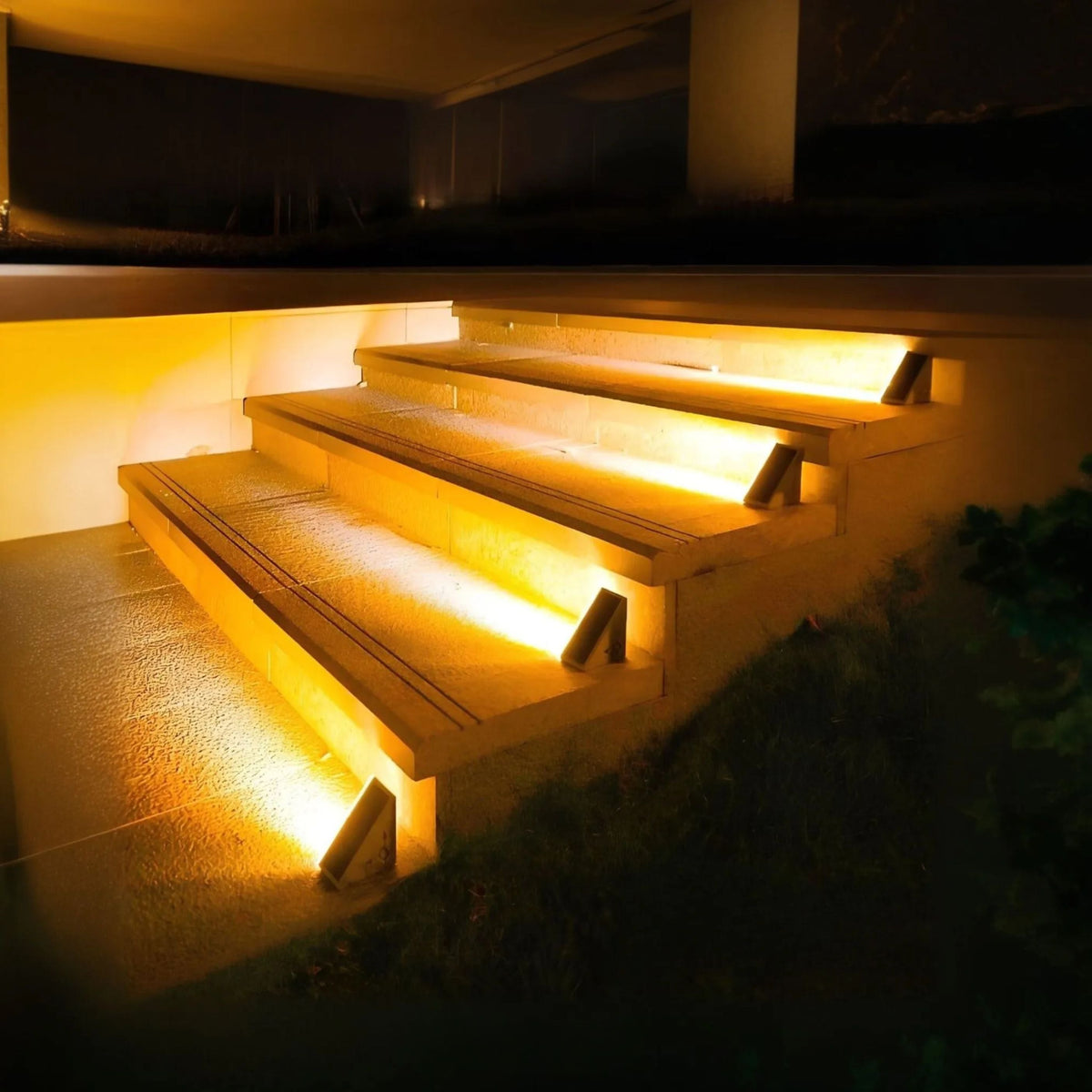 Solar Powered Outdoor Stair Lights with Dusk Sensor, Waterproof LED