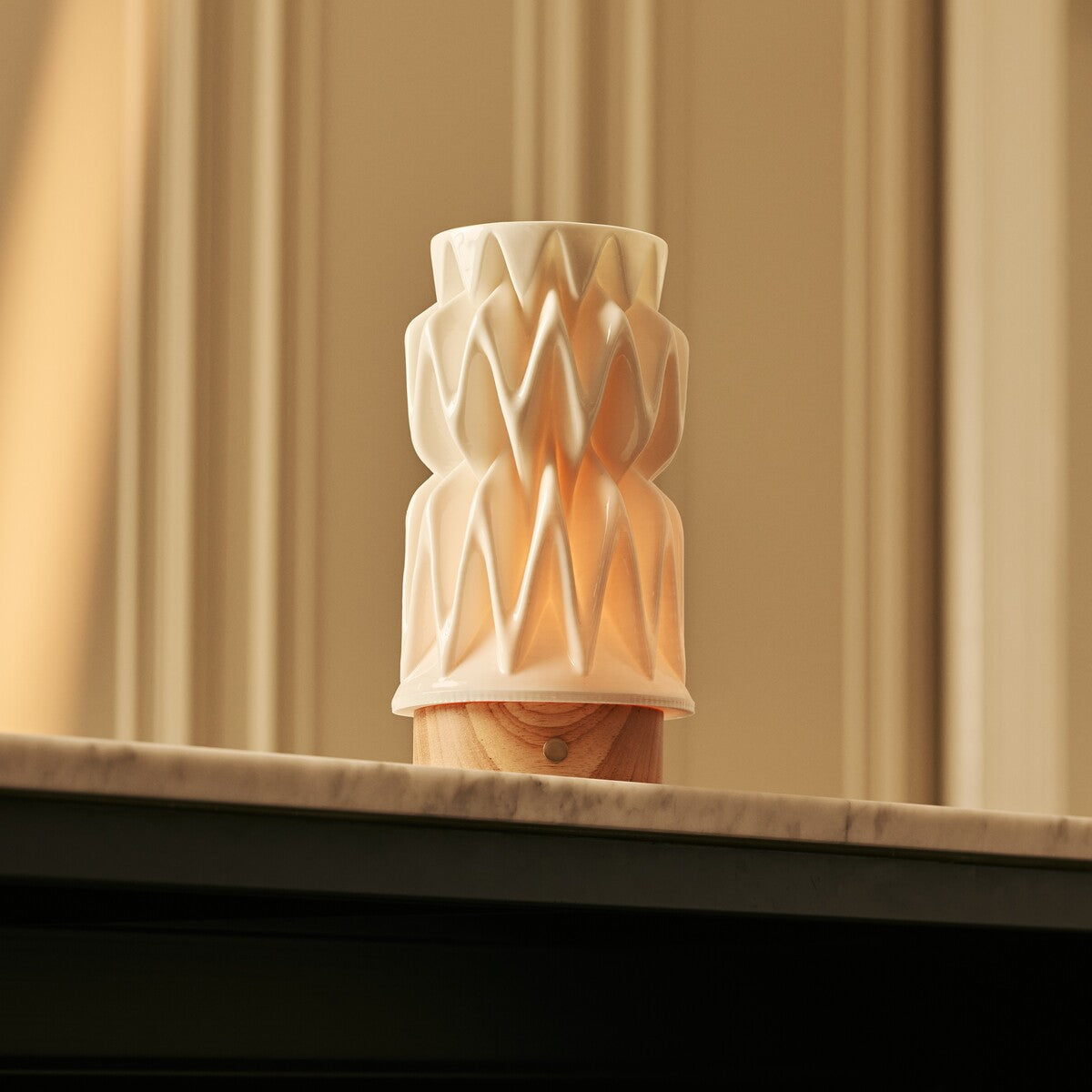 Vento Light Brown Wooden Rechargeable Table Lamp | 3D-Printed Porcelain, Dimmable & 3 Light Colors