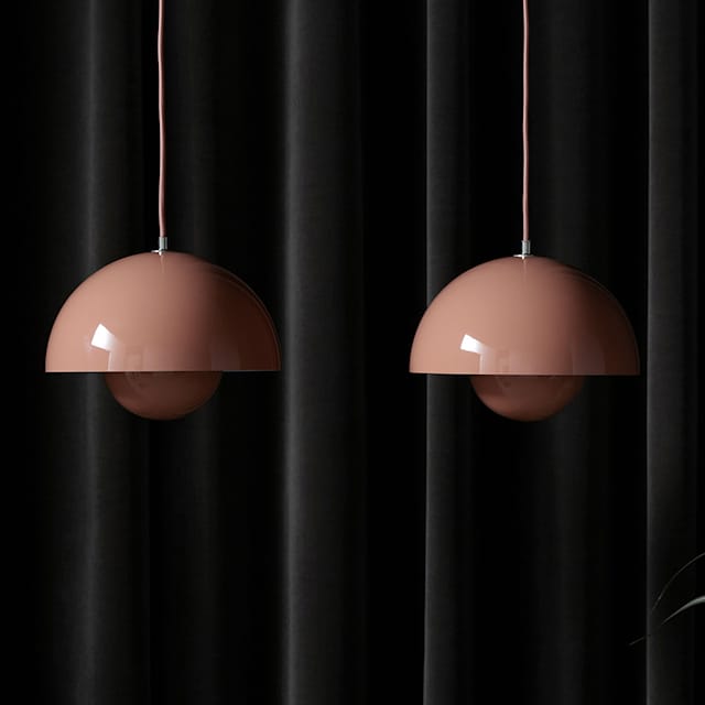 Ceiling Pendant Light in Iron with Adjustable Cord - Warm White Glow