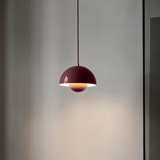 Ceiling Pendant Light in Iron with Adjustable Cord - Warm White Glow