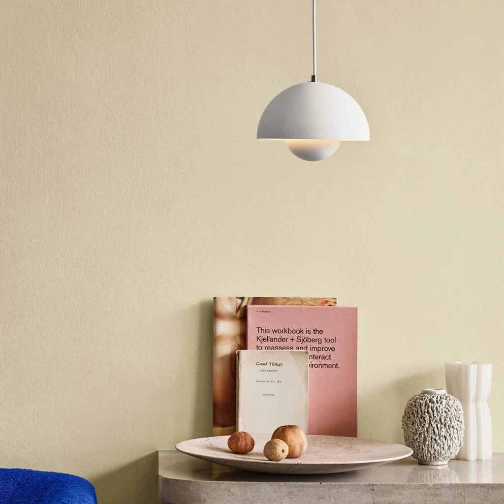Ceiling Pendant Light in Iron with Adjustable Cord - Warm White Glow