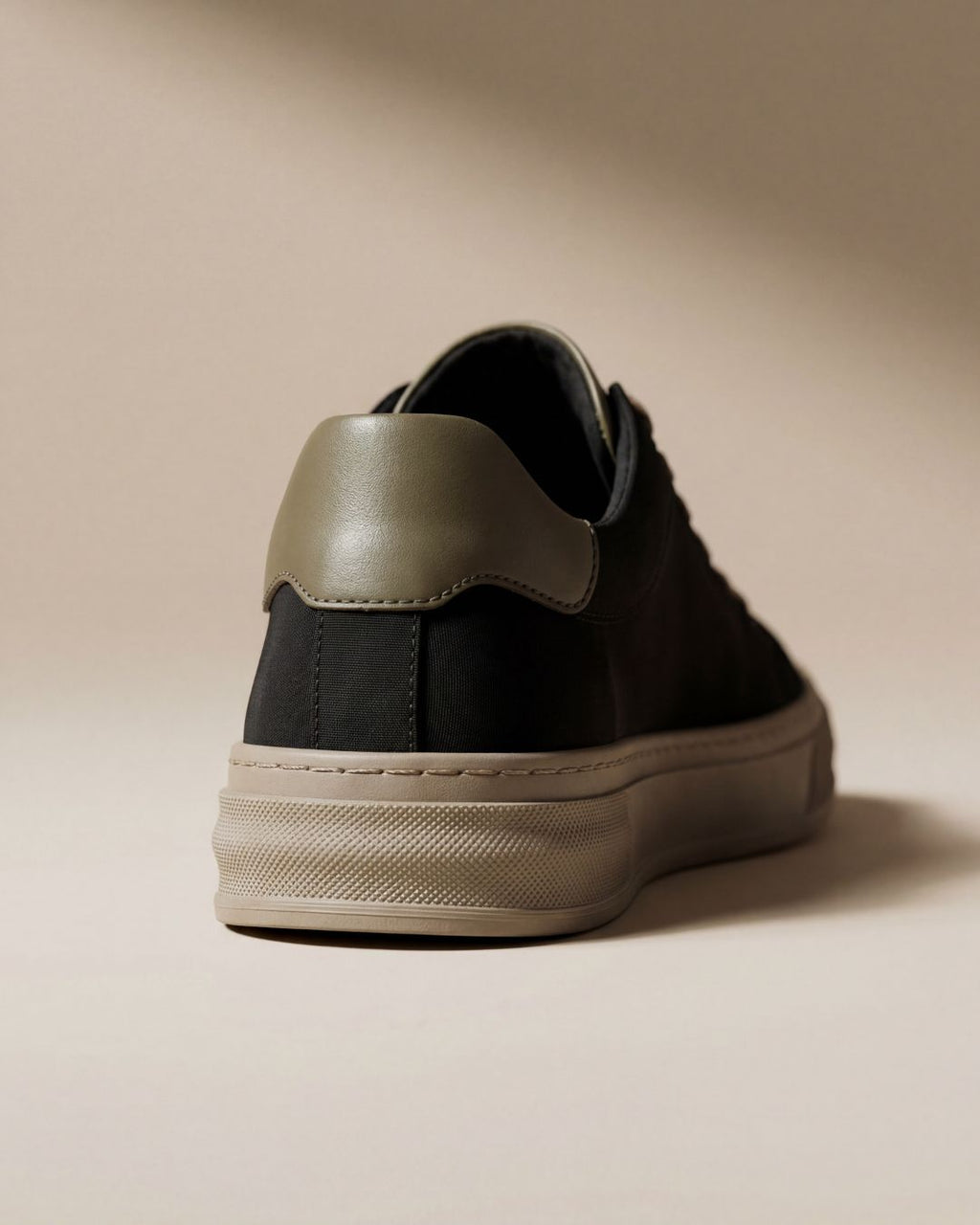 Men's Canvas Sneakers Low-Top Minimalist Design