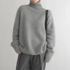 Women's Cashmere Turtleneck Jumper - Loose Fit Knit